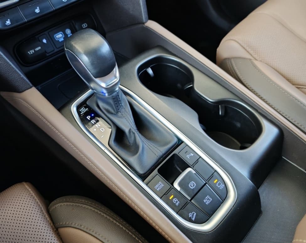 2019 Hyundai SANTA FE - 19