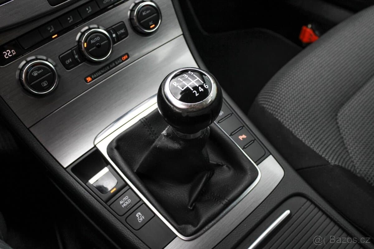2012 Volkswagen PASSAT - 19