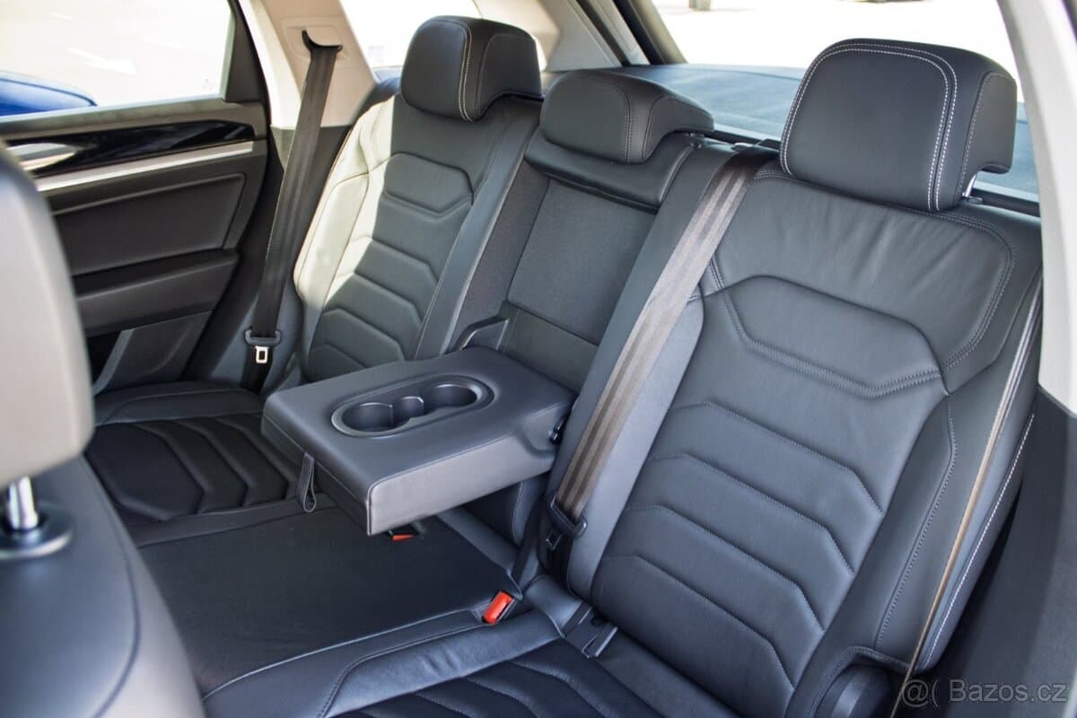 2019 Volkswagen TOUAREG - 19