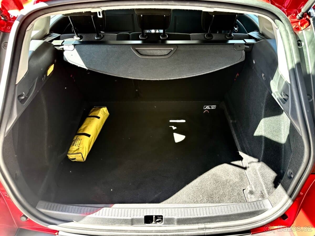 2019 Renault CLIO - 19