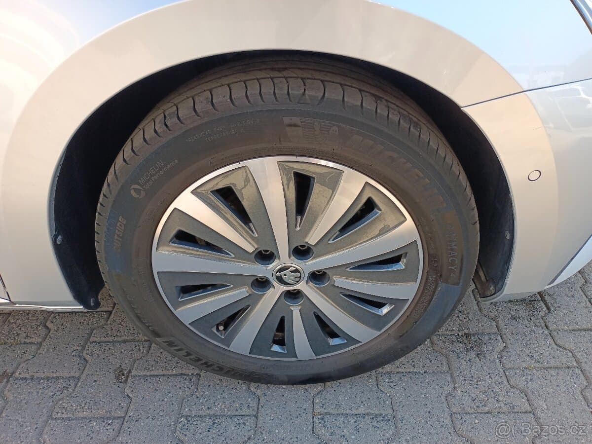 2023 Škoda SUPERB - 19
