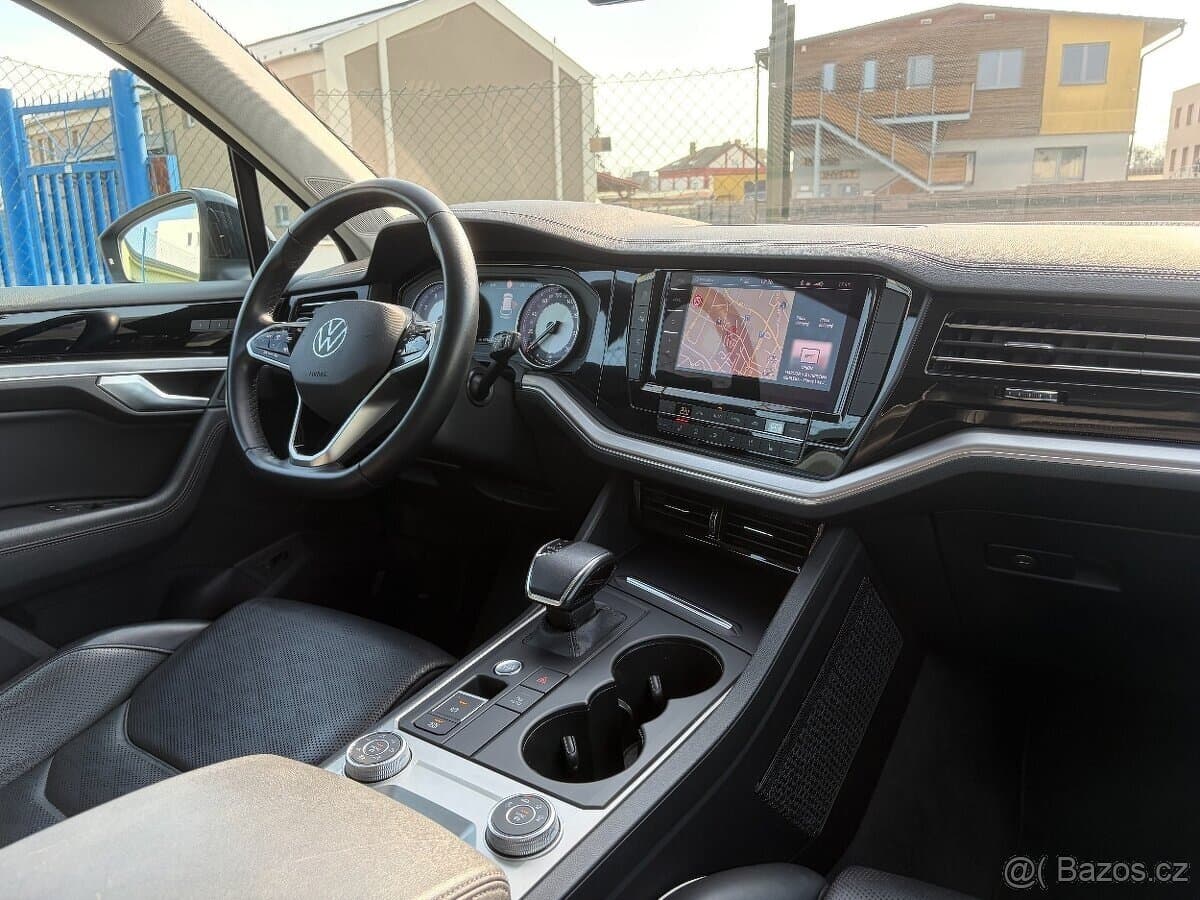 2022 Volkswagen TOUAREG - 19