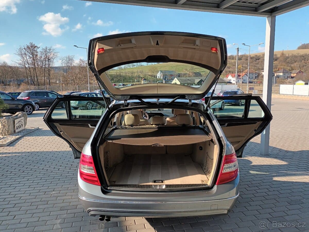 2011 Mercedes-Benz C-CLASS - 19