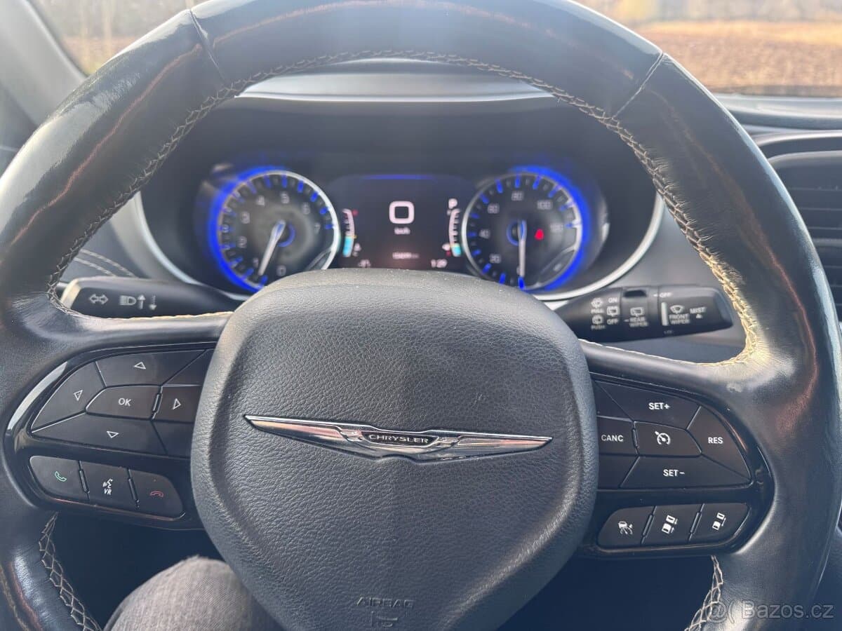 2021 Chrysler PACIFICA - 19