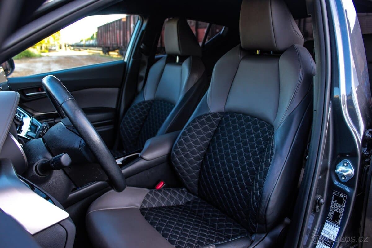 2020 Toyota C-HR - 19