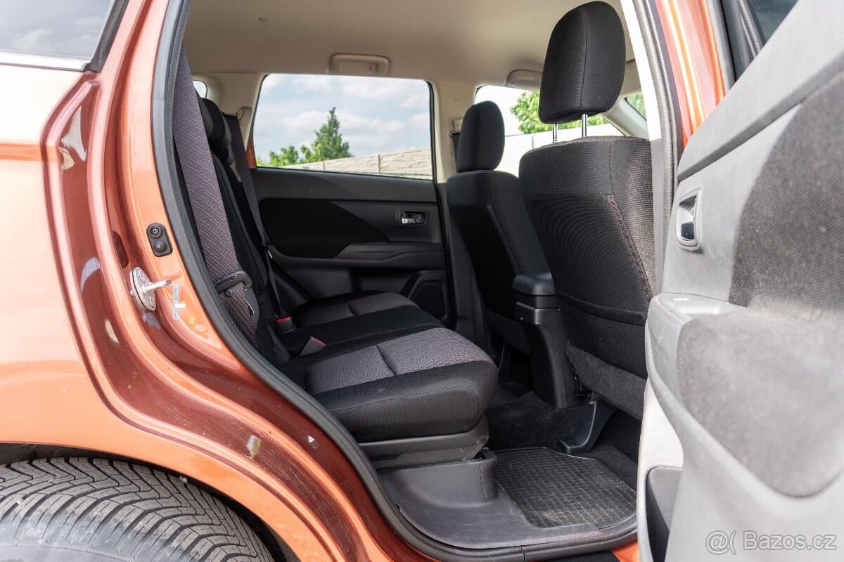 2013 Mitsubishi OUTLANDER - 19