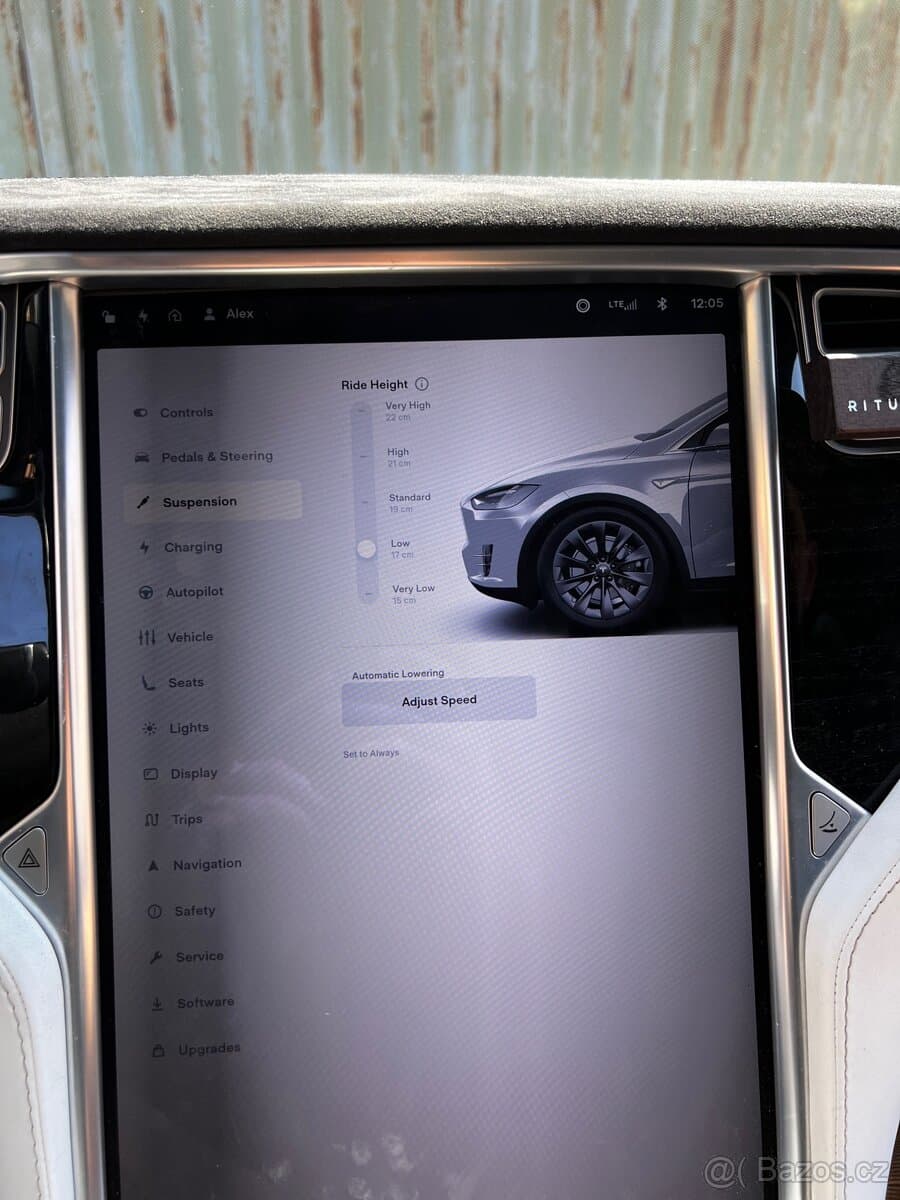 2017 Tesla MODEL X - 19