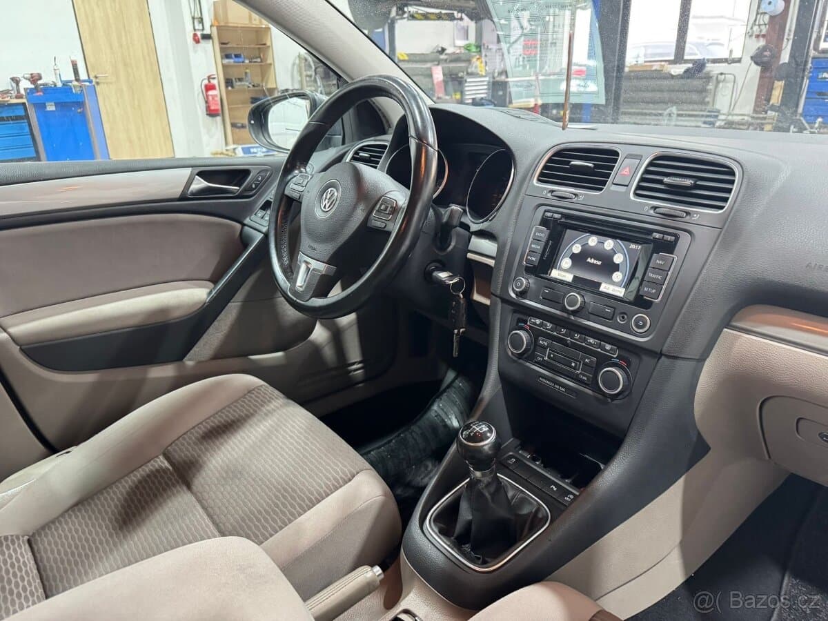 2012 Volkswagen GOLF - 19