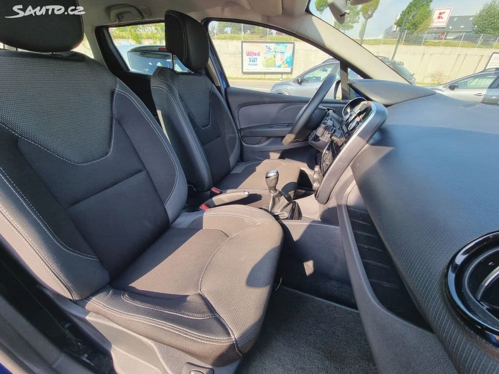 2019 Renault CLIO - 19