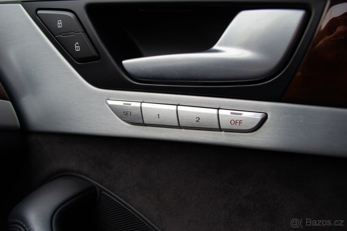 2013 Audi A8 - 19