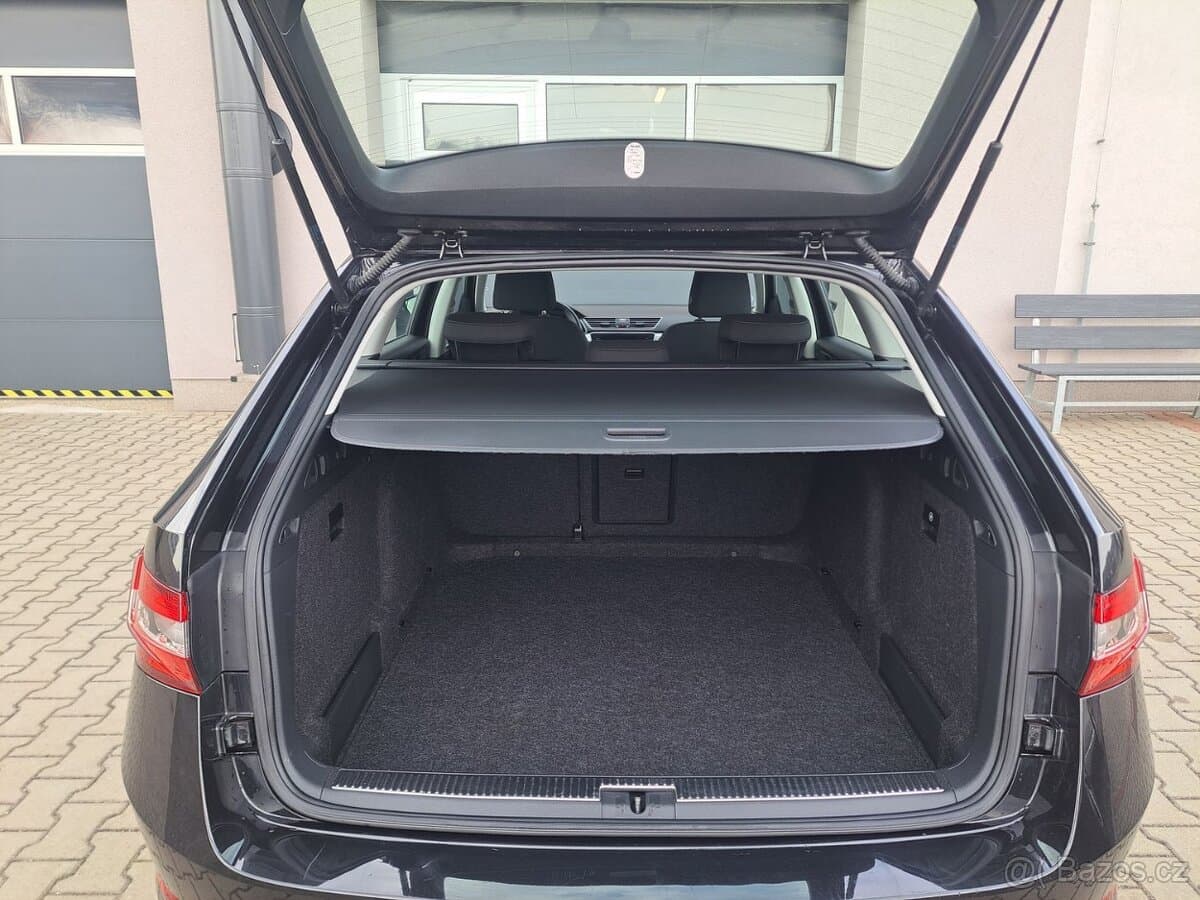 2022 Škoda SUPERB - 19