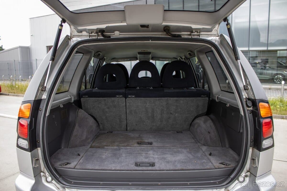 2005 Mitsubishi PAJERO - 19