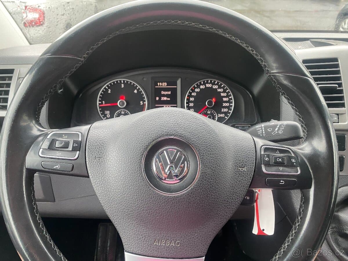 2013 Volkswagen CARAVELLE - 19