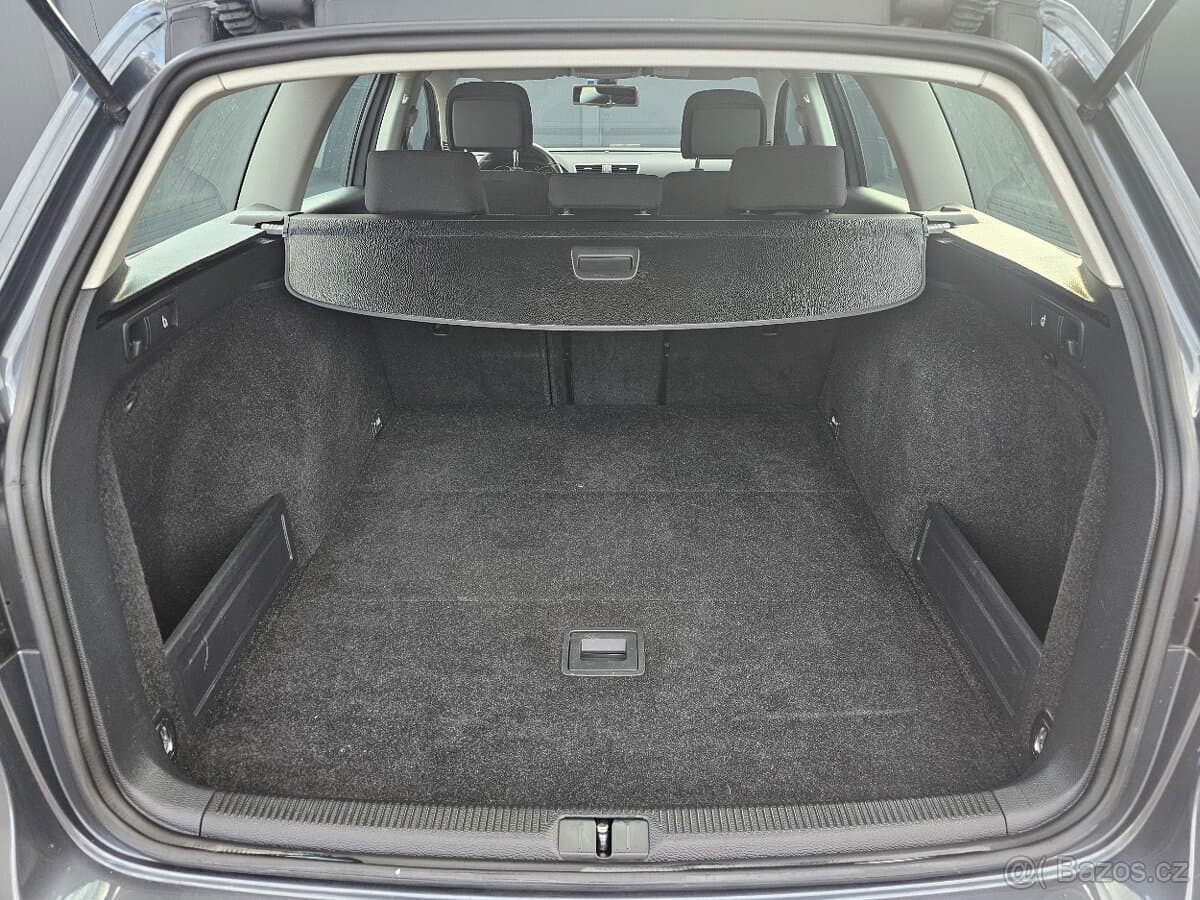 2011 Volkswagen PASSAT - 19