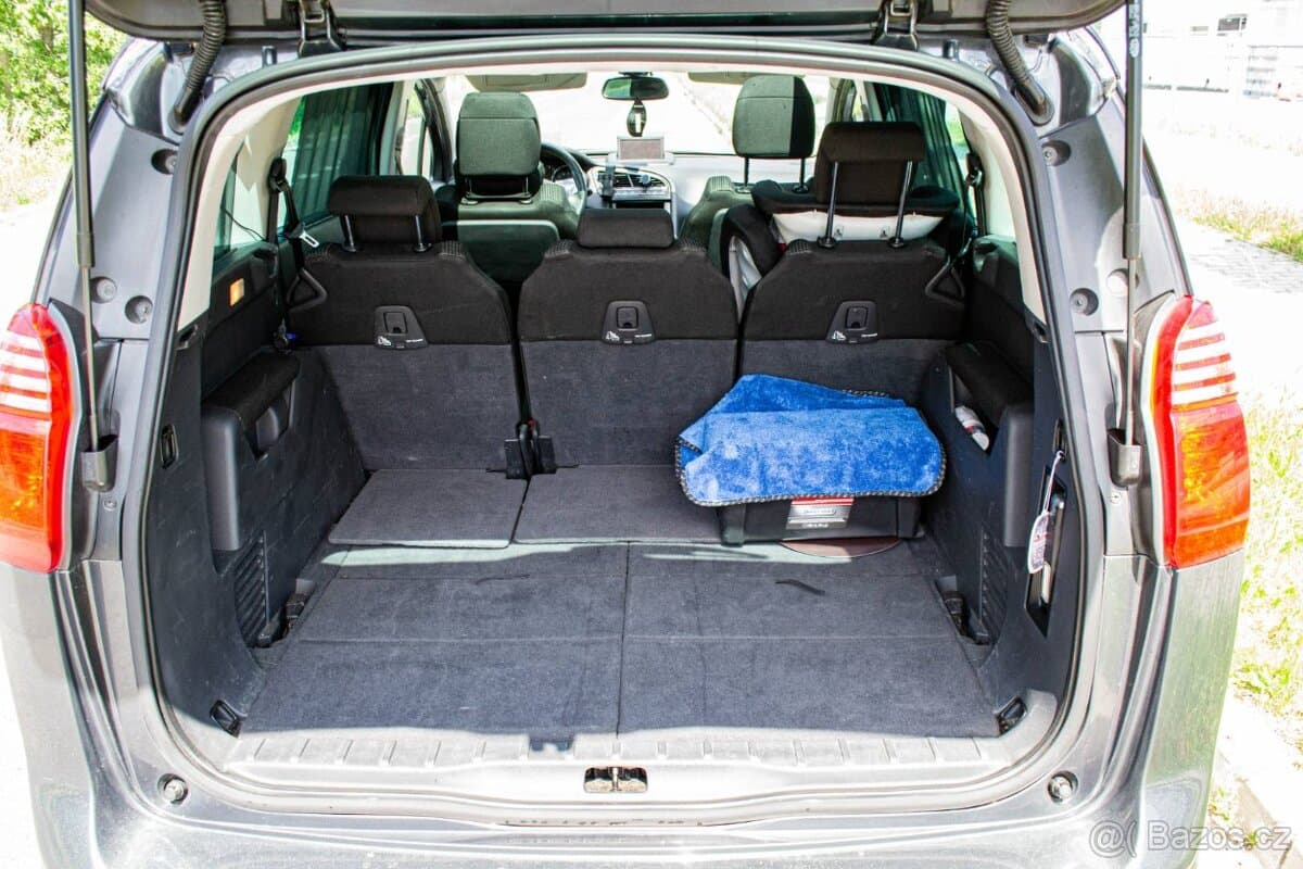2010 Peugeot 5008 - 19