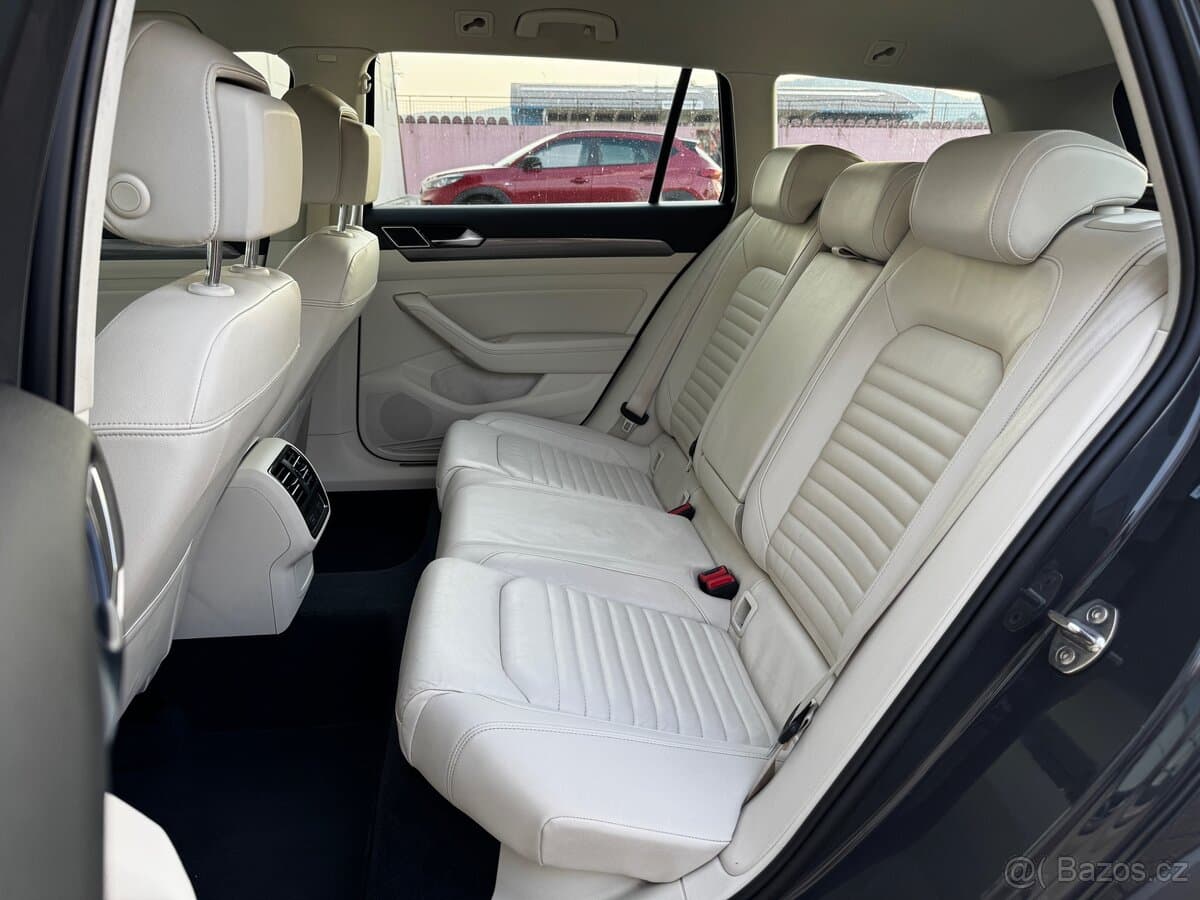 2016 Volkswagen PASSAT - 19