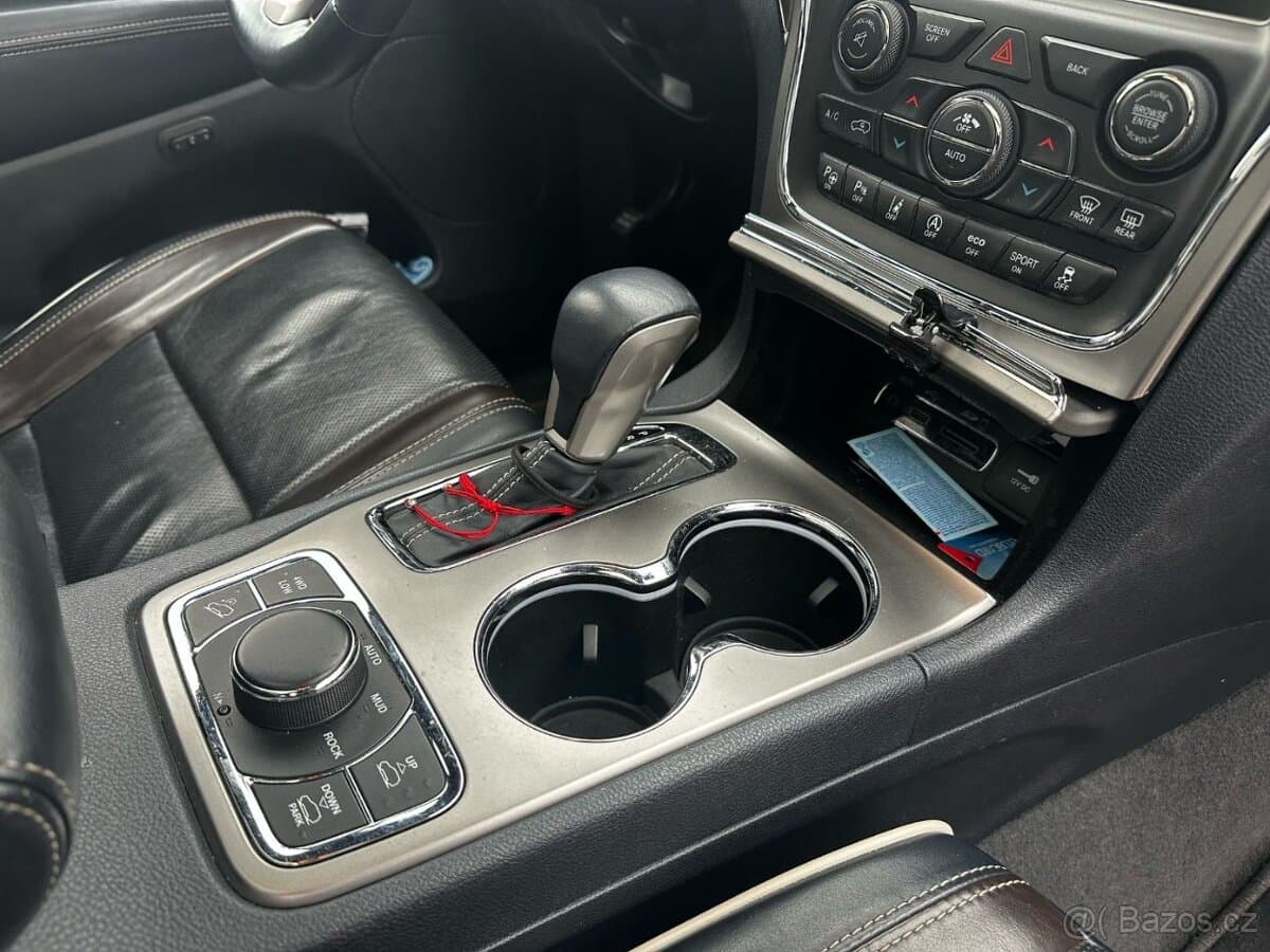 2017 Jeep CHEROKEE - 19