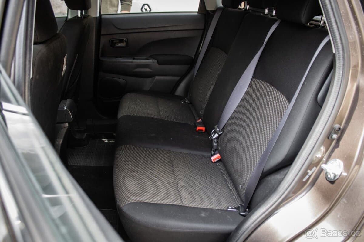 2016 Mitsubishi ASX - 19