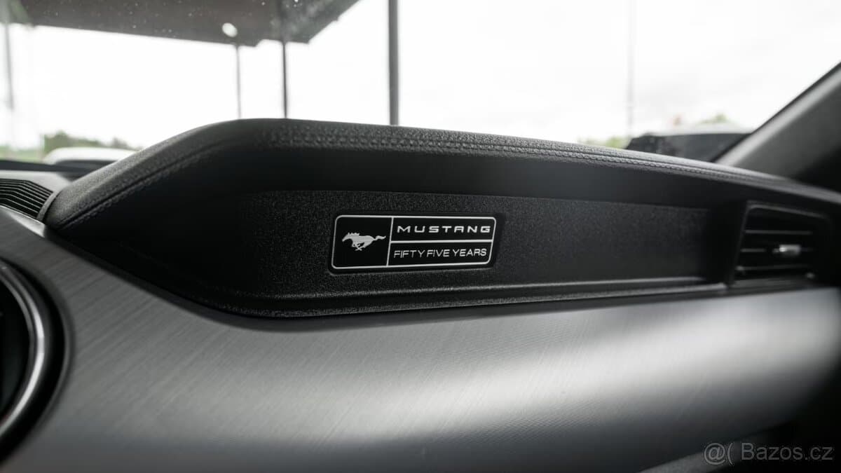 2020 Ford MUSTANG - 19