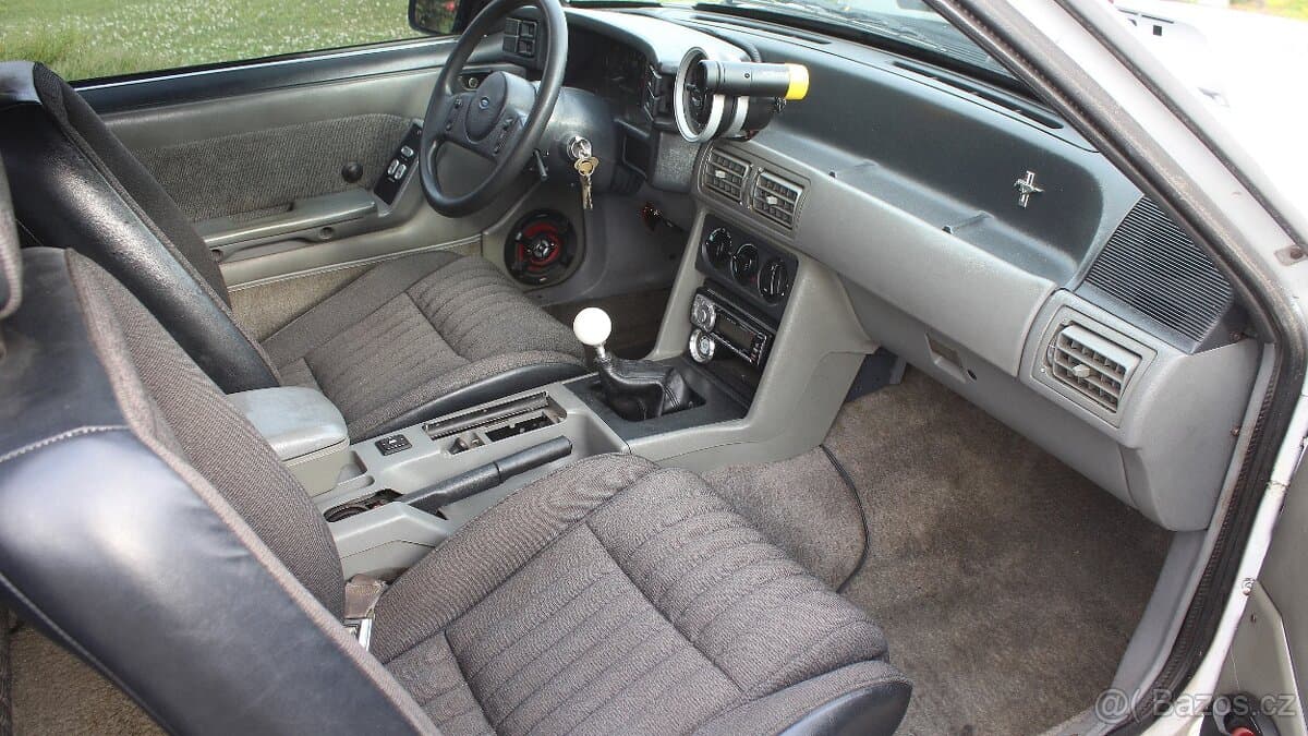 1989 Ford GT - 19