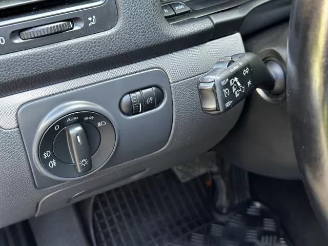 2008 Volkswagen GOLF - 19