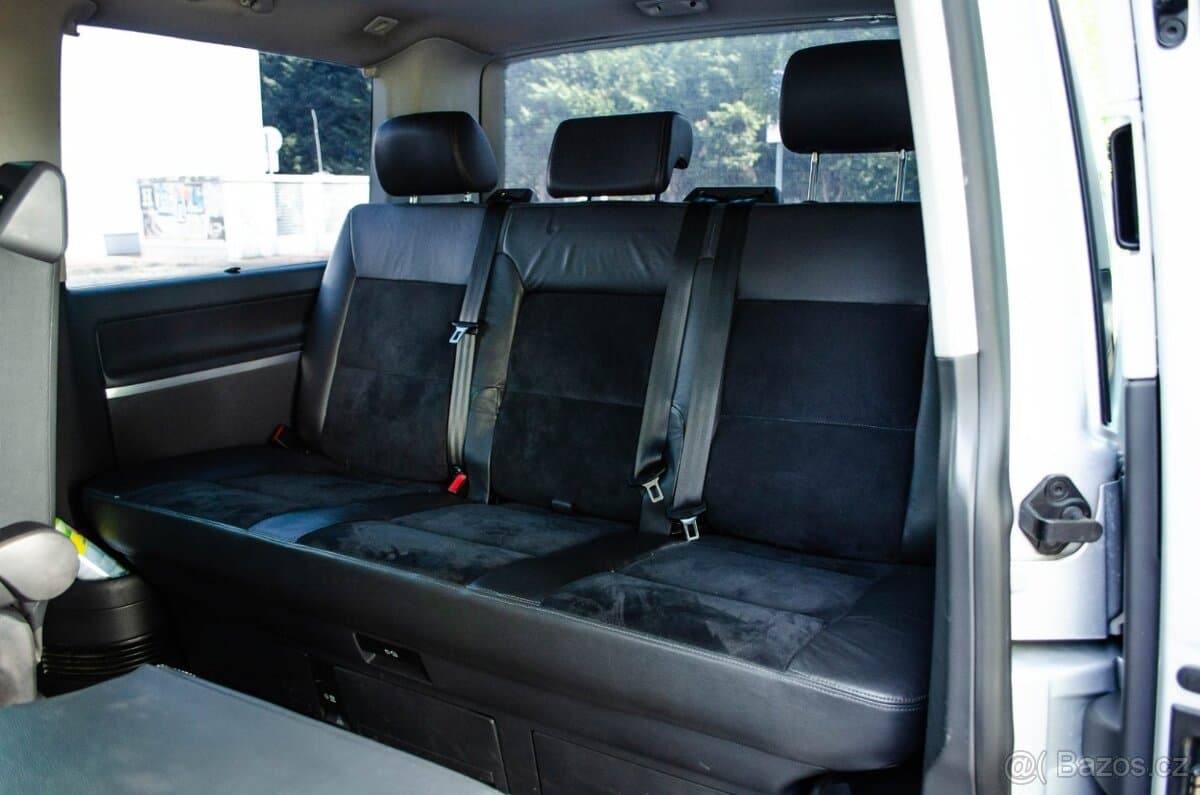 2010 Volkswagen MULTIVAN - 19