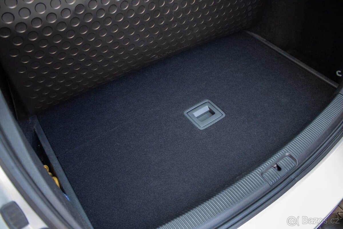 2010 Volkswagen GOLF - 19