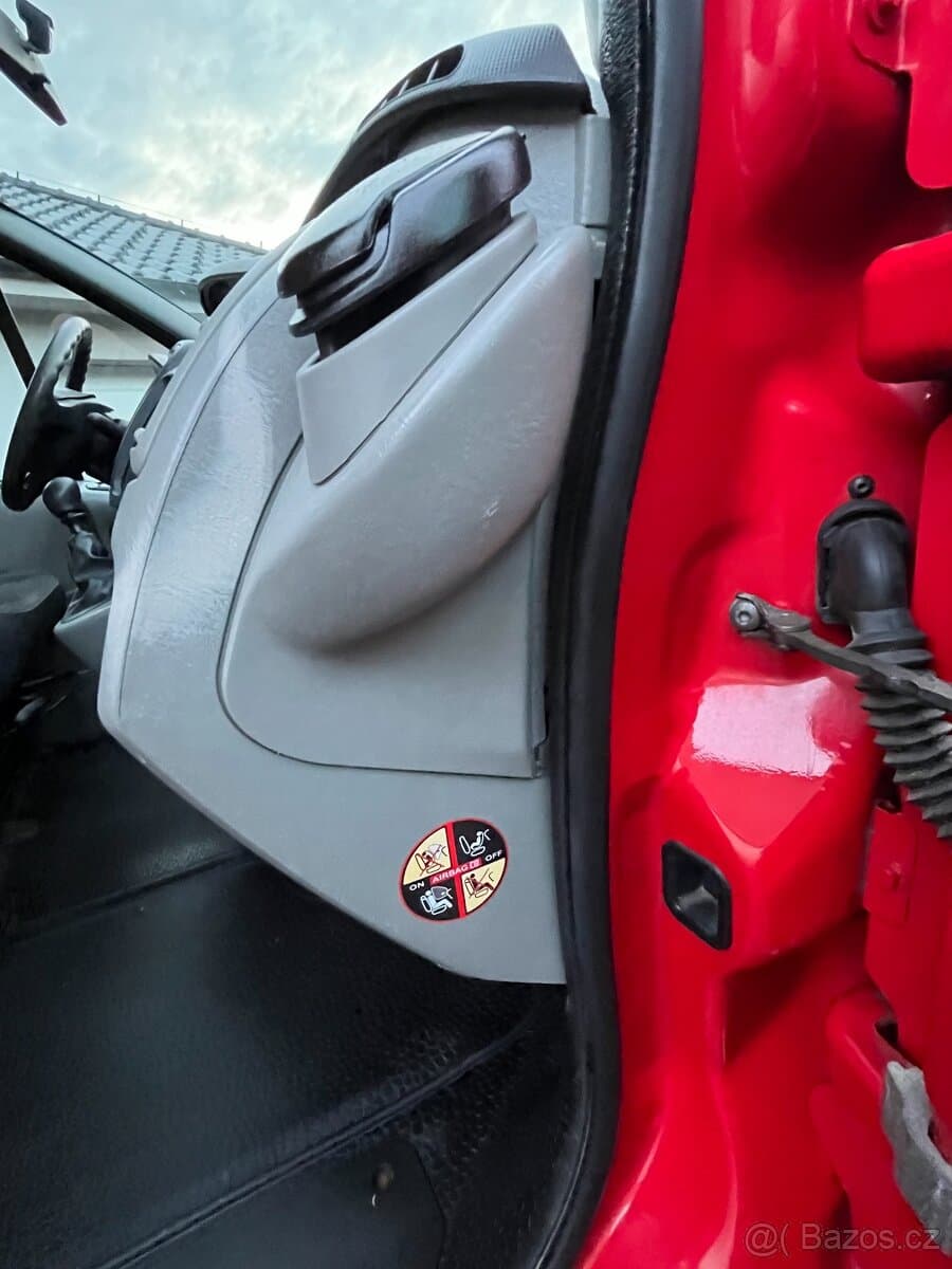 2013 Renault TRAFIC - 19