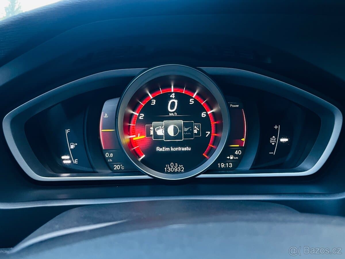 2016 Volvo V40 - 19