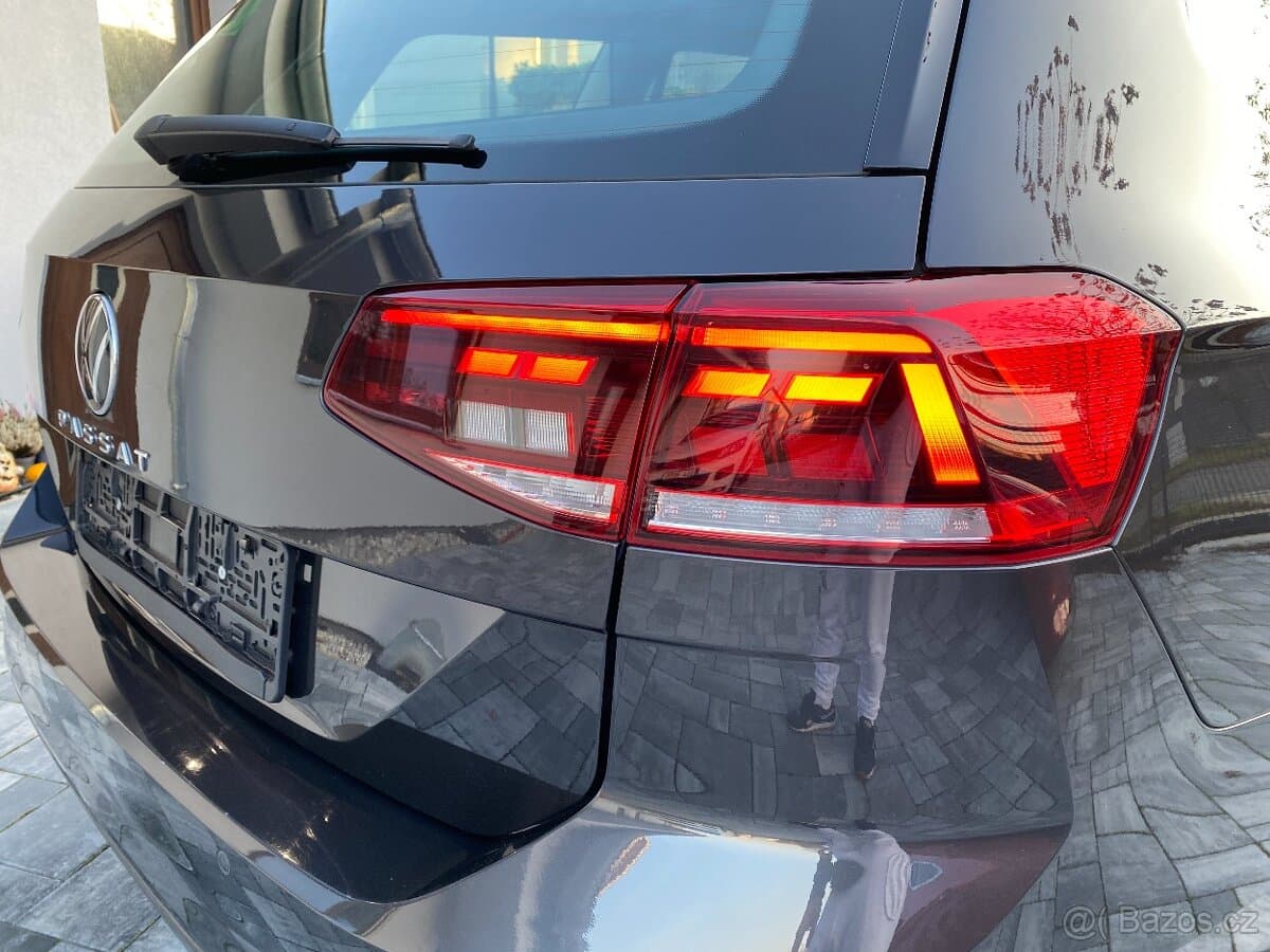 2021 Volkswagen PASSAT - 19