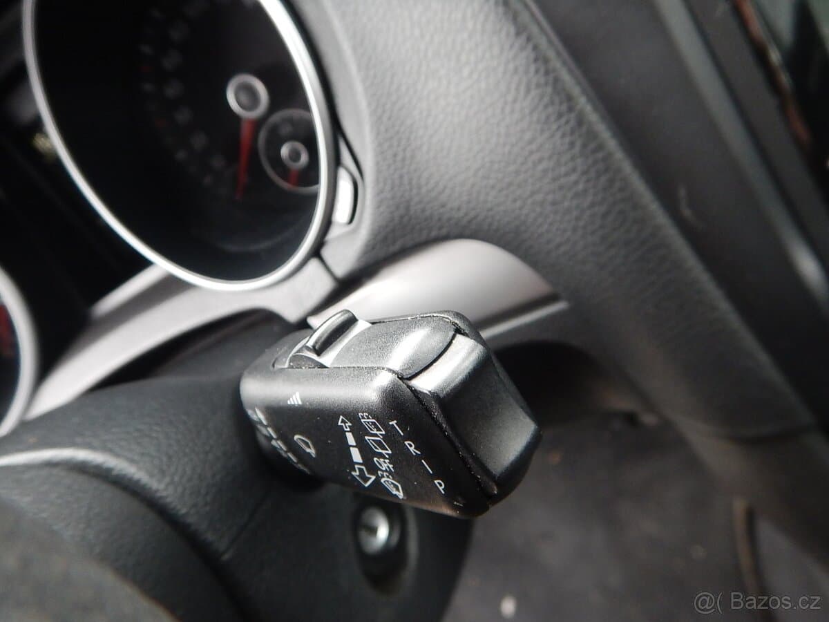 2011 Volkswagen GOLF - 19