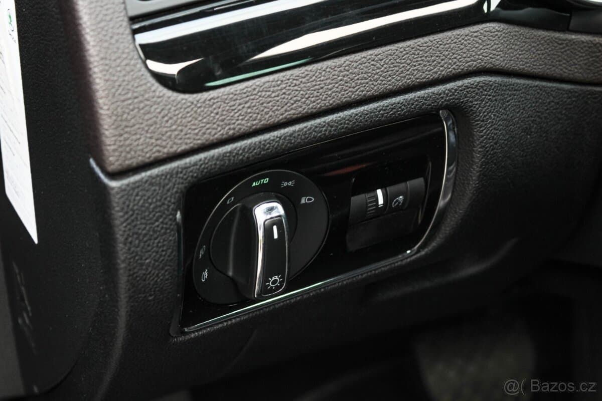 2014 Škoda SUPERB - 19