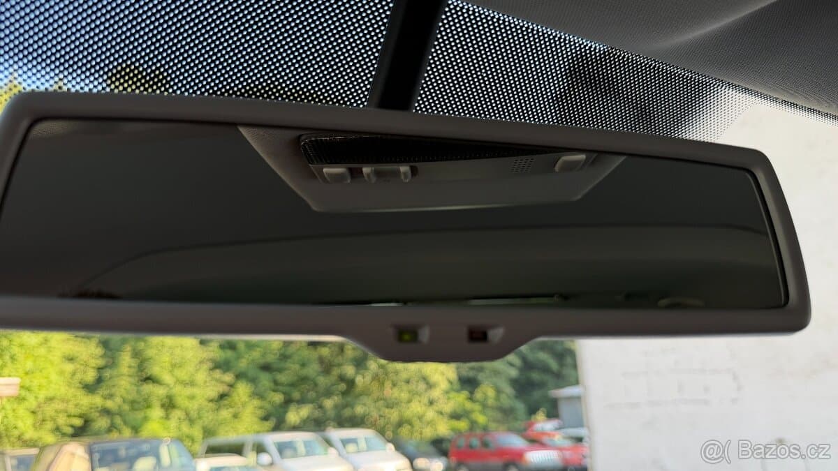 2012 Volkswagen MULTIVAN - 19