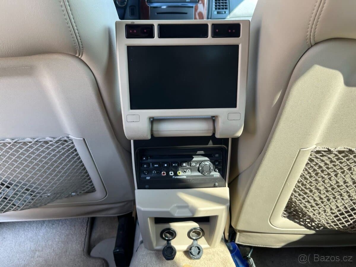 2007 Cadillac SRX - 19