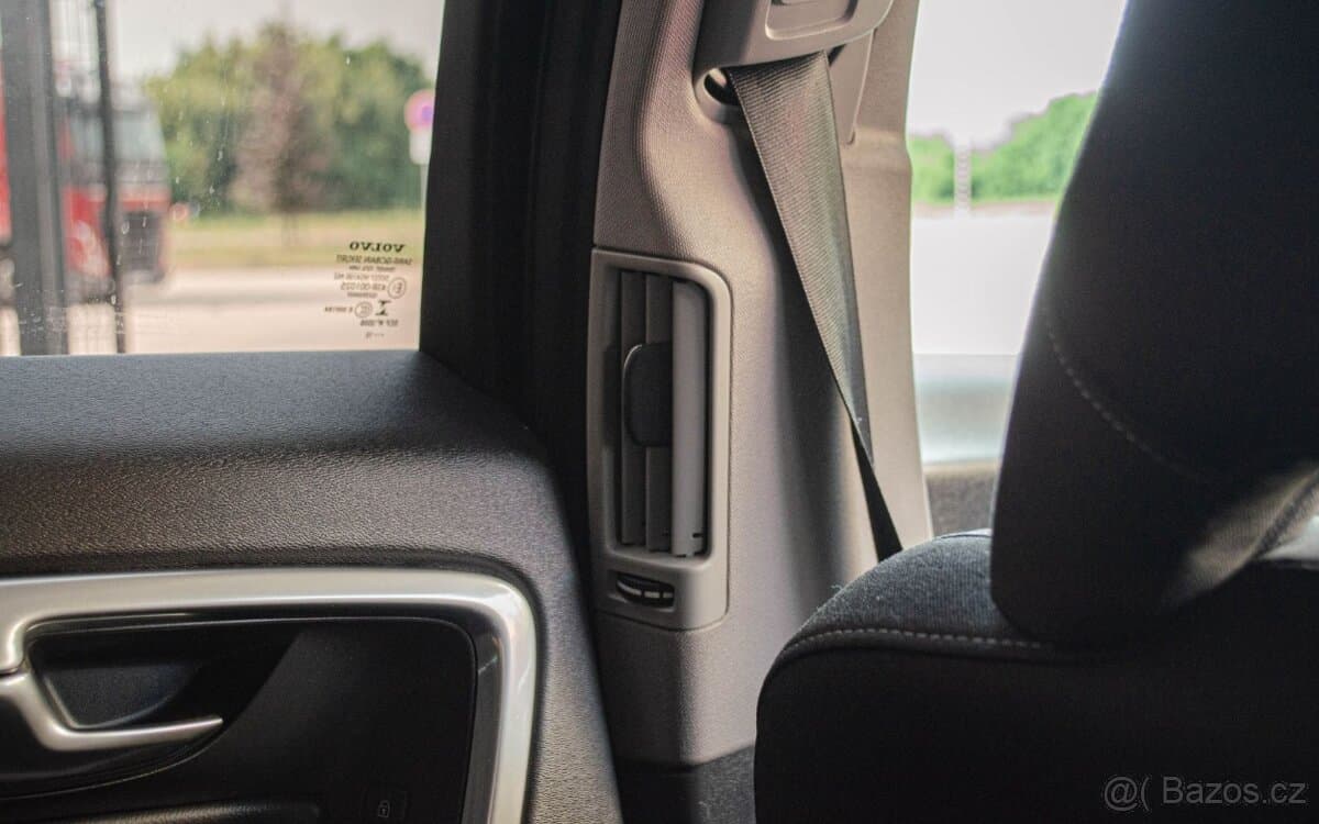 2016 Volvo V60 - 19