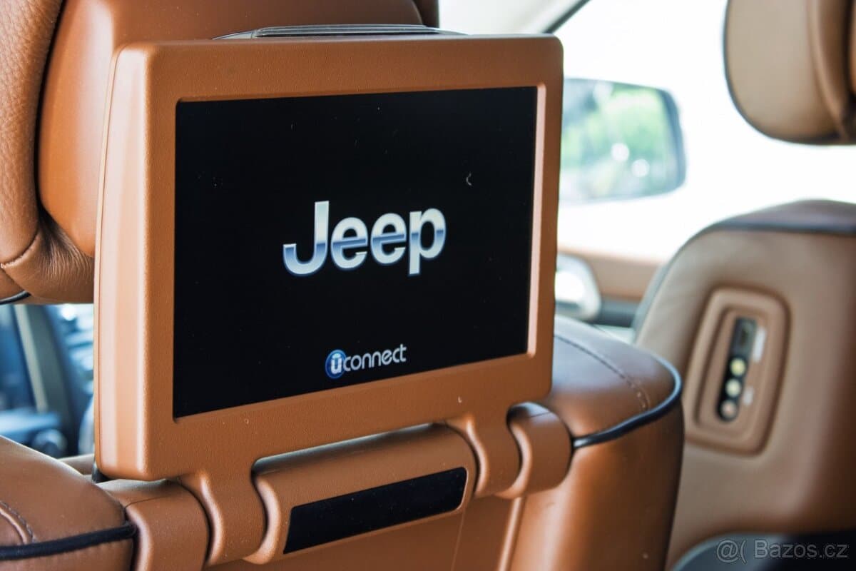 2016 Jeep CHEROKEE - 19