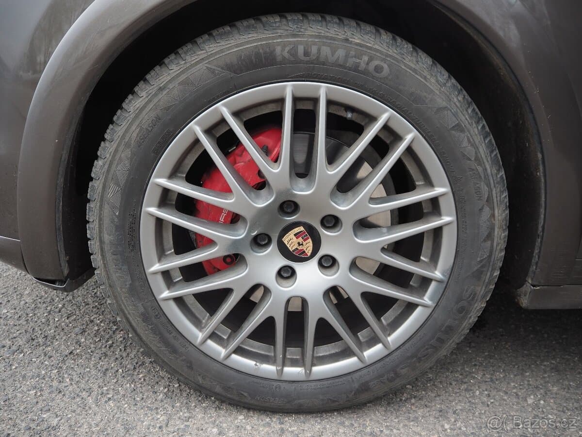 2013 Porsche CAYENNE - 19