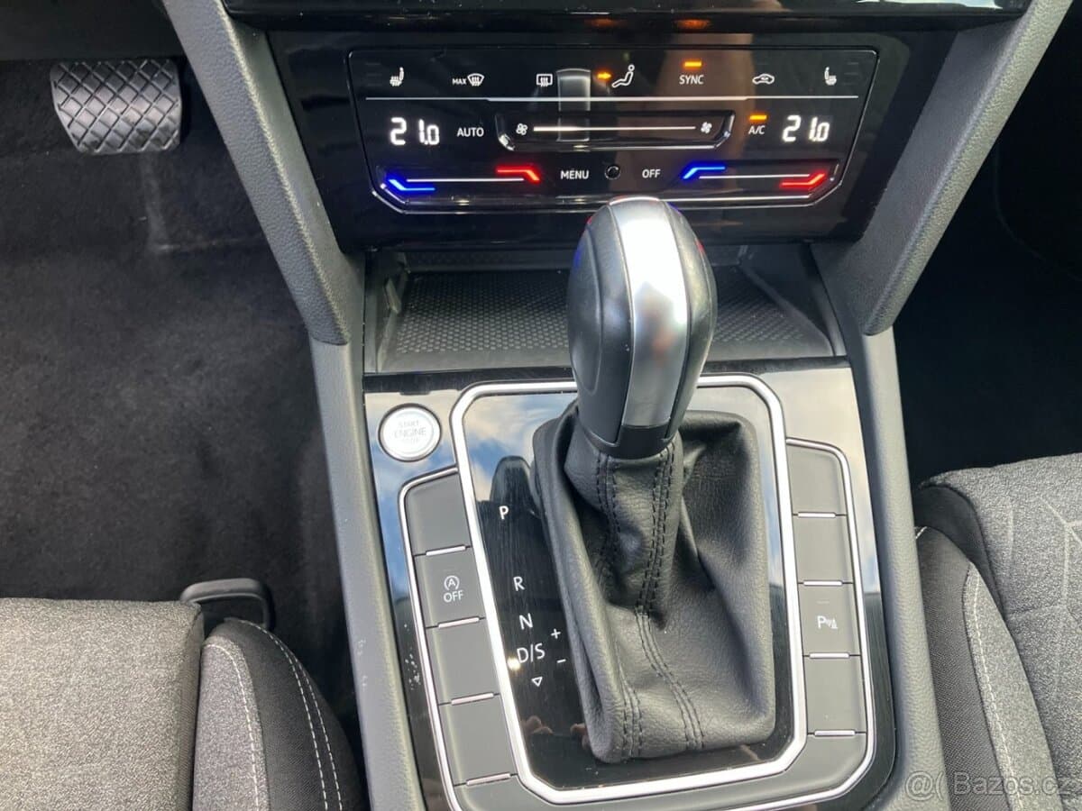2023 Volkswagen PASSAT - 19