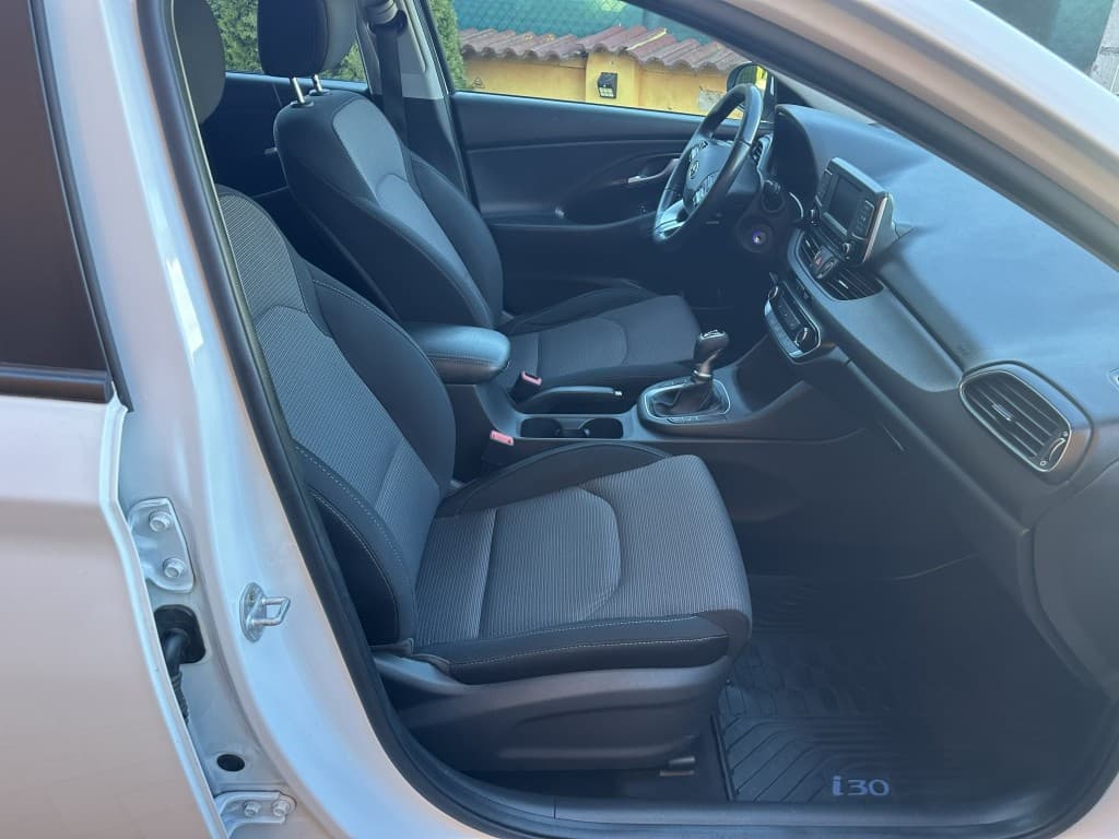 2019 Hyundai i30 - 19