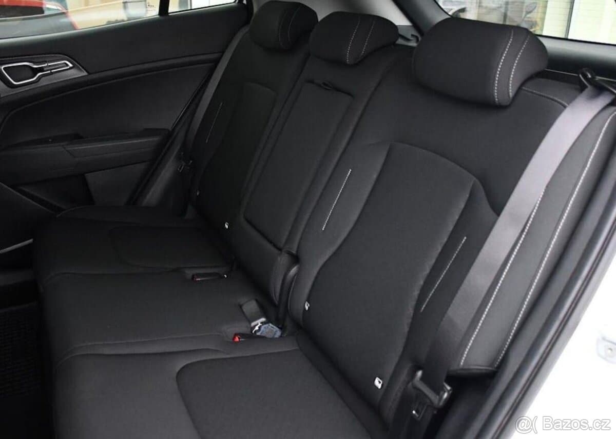 2022 Kia SPORTAGE - 19