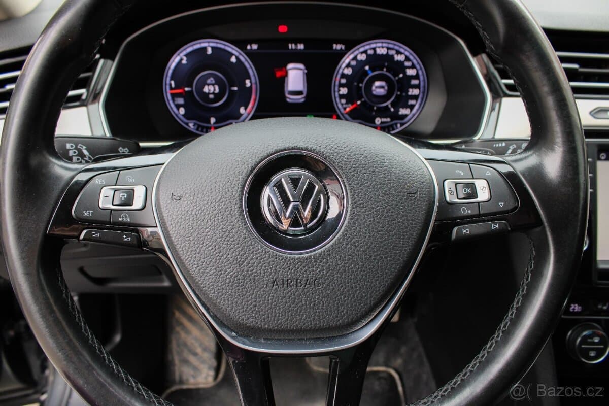 2015 Volkswagen PASSAT - 19