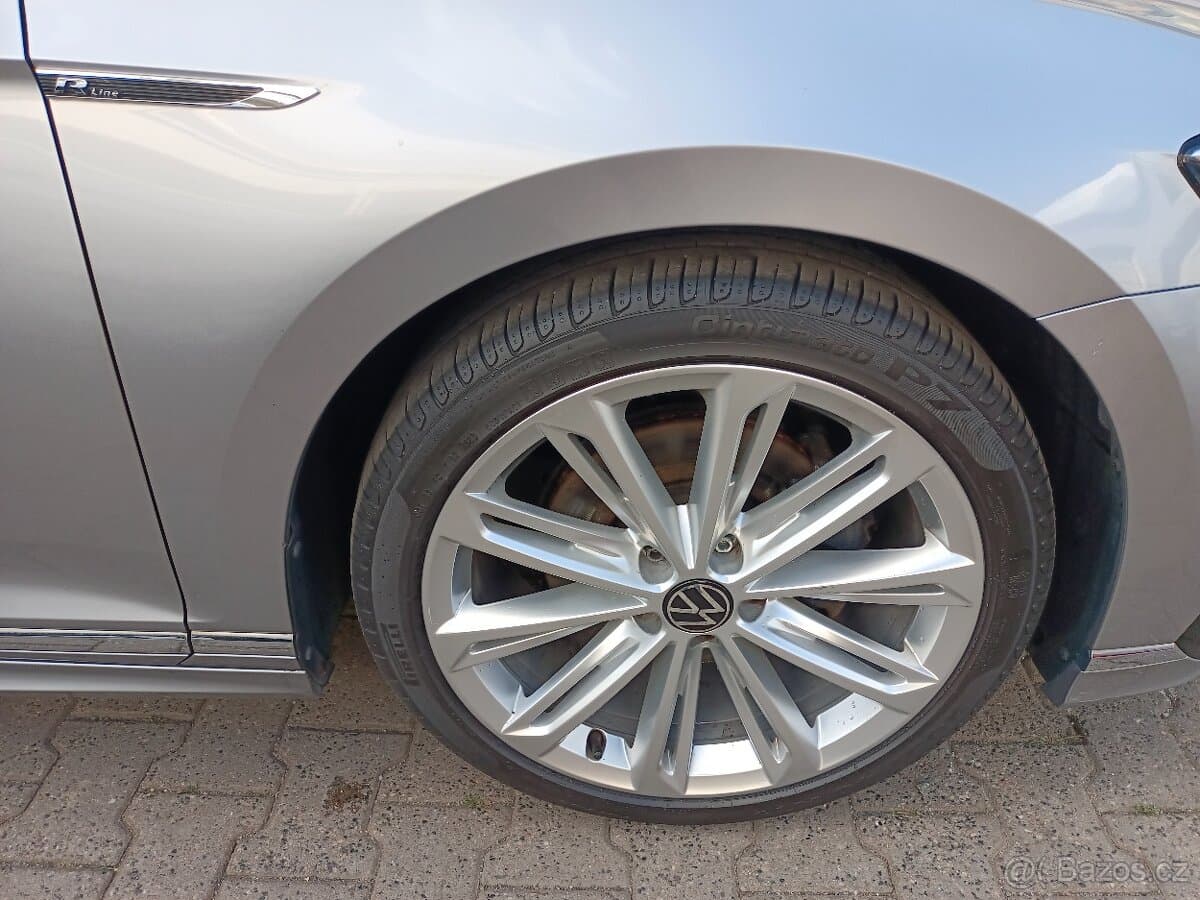 Volkswagen PASSAT - 19