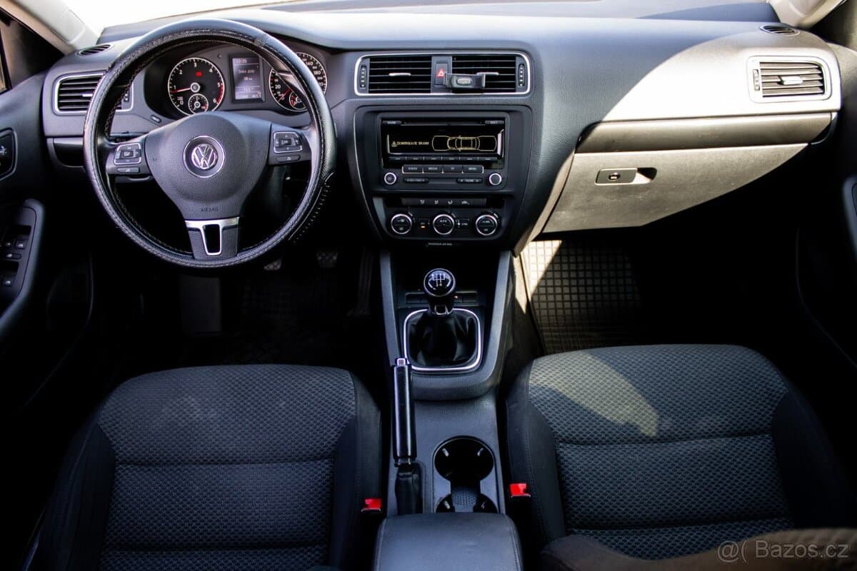2013 Volkswagen JETTA - 19