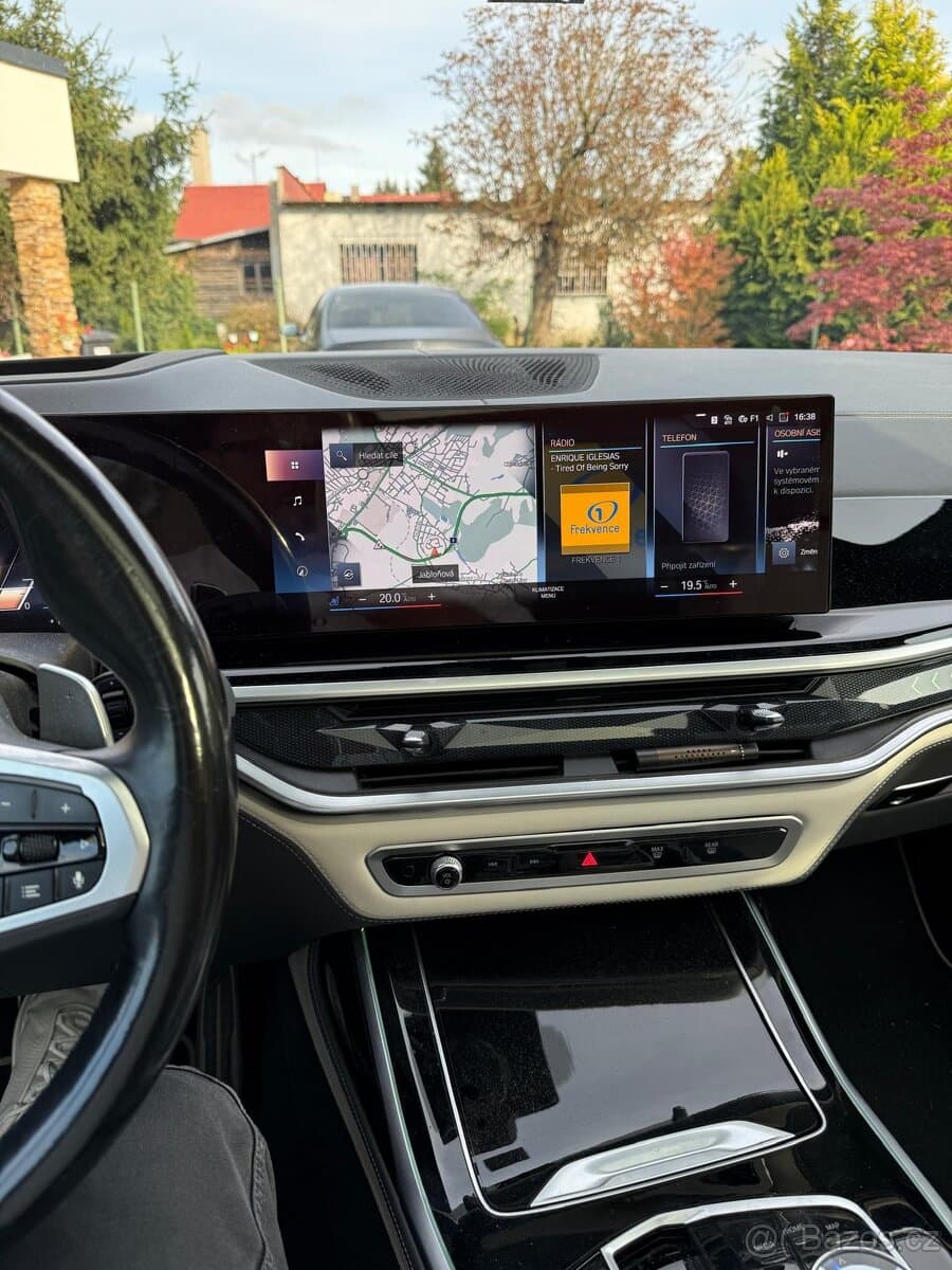 2022 BMW X7 - 19