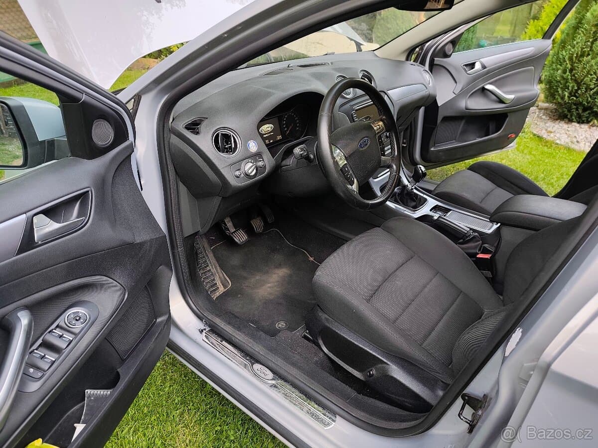 2011 Ford MONDEO - 19