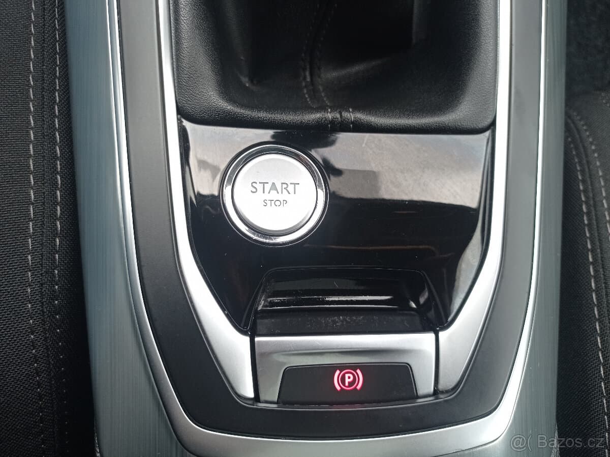 2016 Peugeot 308 - 19