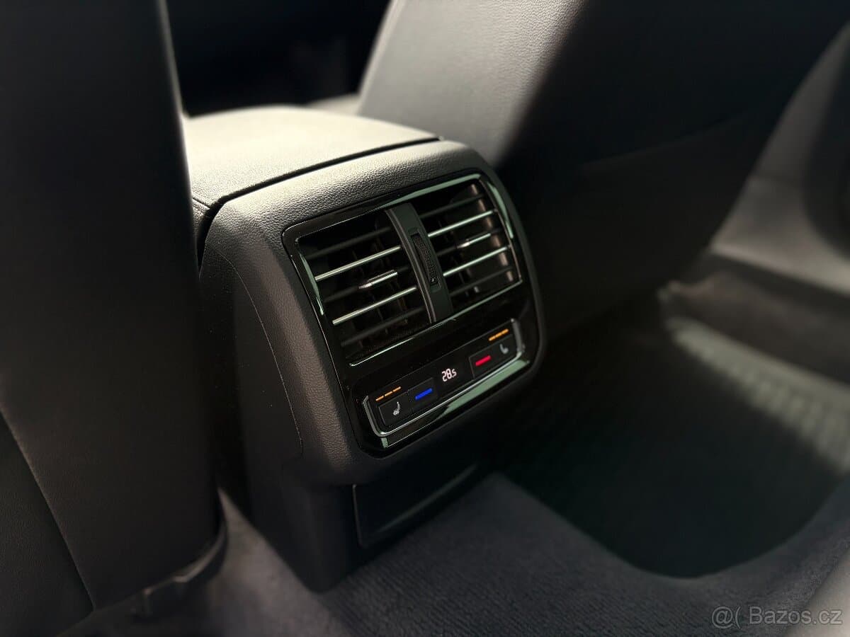 2018 Volkswagen PASSAT - 19