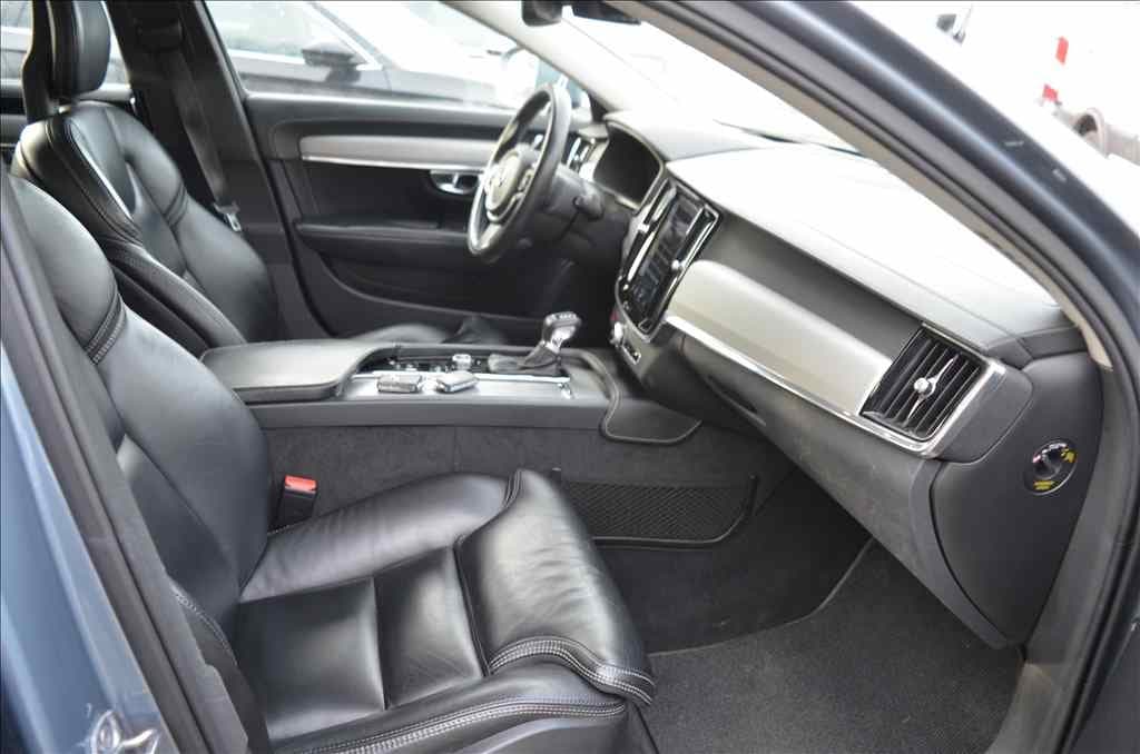 2017 Volvo V90 - 19