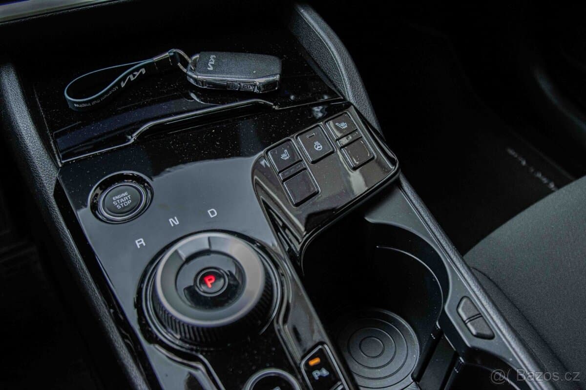 2023 Kia SPORTAGE - 19