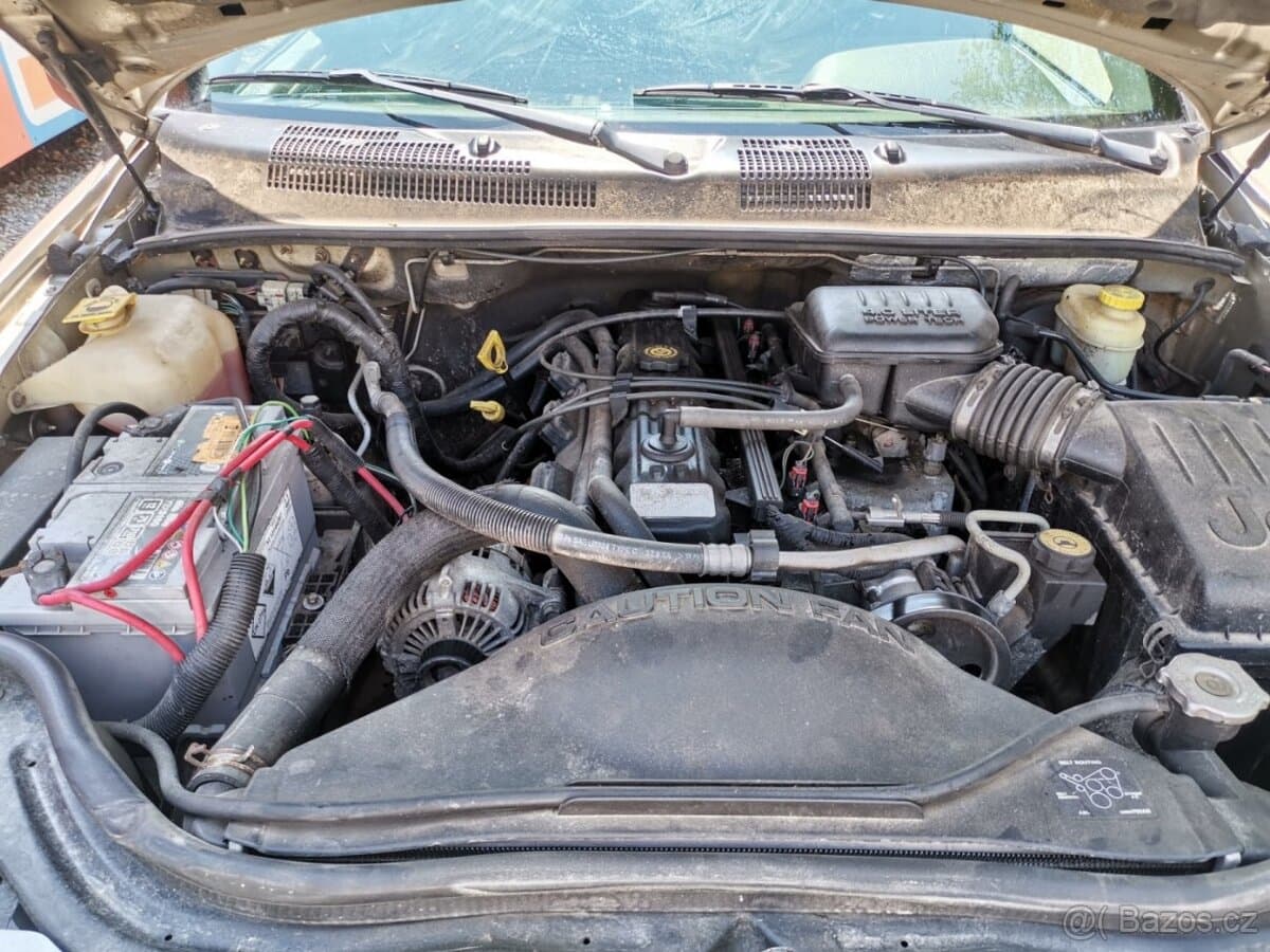 2004 Jeep CHEROKEE - 19